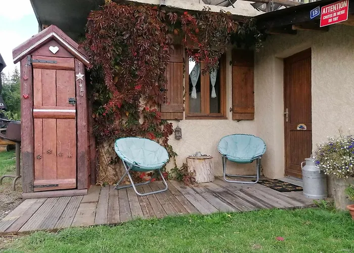 Studio En Rez De Chaussee, Avec Jardin Partage.