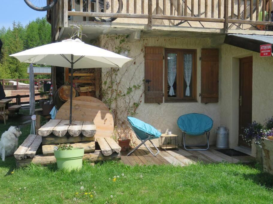 Appartement En Rez De Chaussee, Avec Jardin Partage.