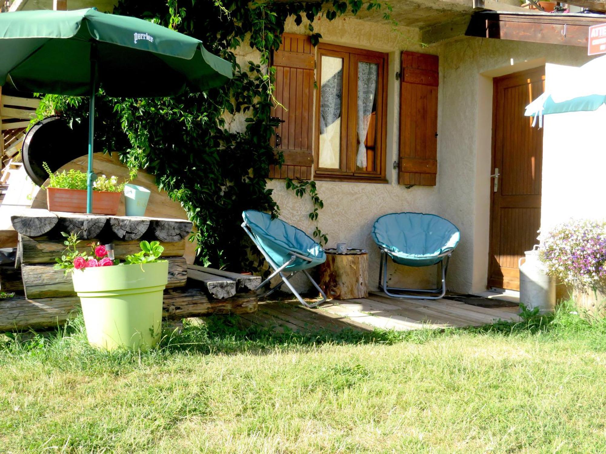 En Rez De Chaussee, Avec Jardin Partage. *